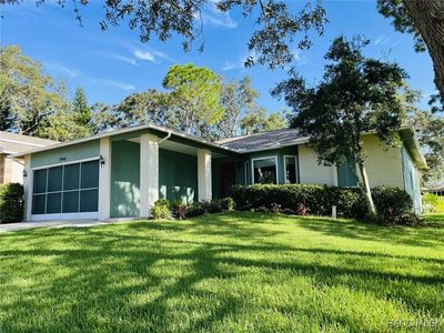 7049 Rolling Green Dr