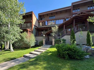 961 N Tamarron Drive #607