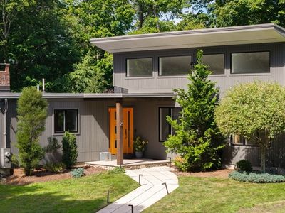 25 Virginia Ln