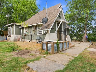 1204 W KINGS HWY