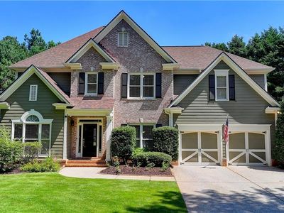 3985 Rolling Hills Dr