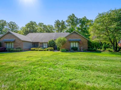 Property at 36 Wolf Ridge Dr, Holland, OH