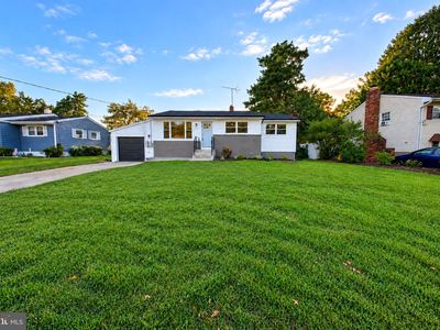 11 Barclay Dr