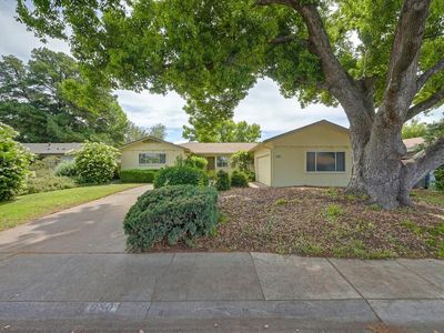 950 Trestle Glen Way