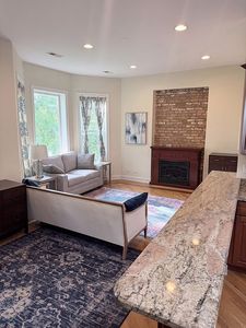 6147 S Greenwood Ave APT 3N