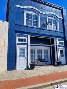 152 Main St