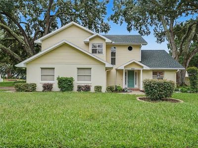905 WOODROW DRIVE