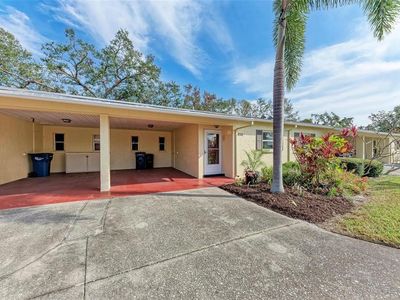 390-301 Boulevard #8C