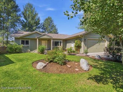 3052 Mountain View Ln