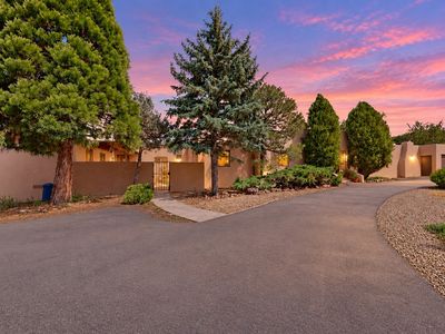 133 E Lupita Rd