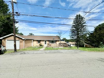 36 Bayview Ave