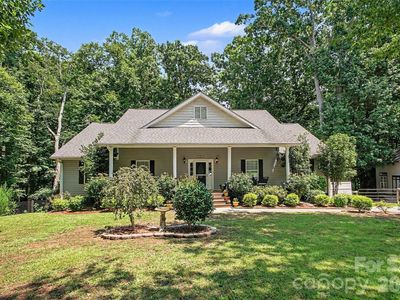 8446 Aqua Ln