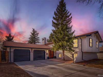 3111 S Holly Place