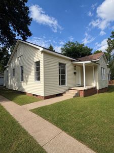 146 E College St
