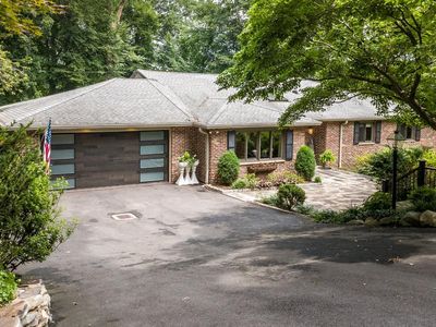 24 Spring Tree Ln