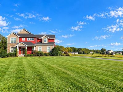 5 River Bend Dr