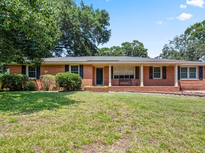 1352 Honeysuckle Ln