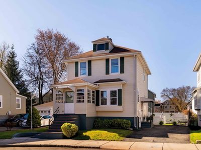 23 Woodrow Ave