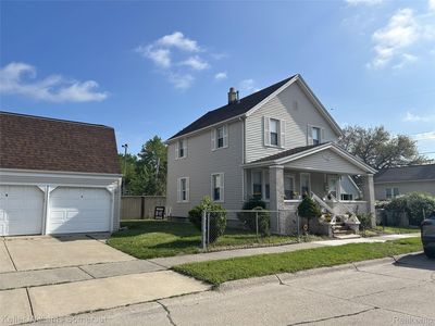 Property at 919 E Jarvis Ave, Hazel Park, MI