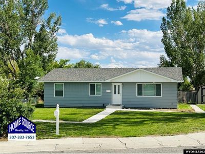 201 Kinnikinnick Dr