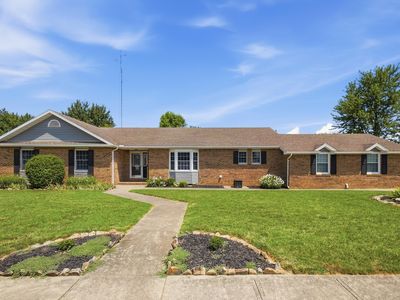 1104 Farmington Ln