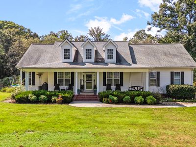 644 & 640 Law Dr SE