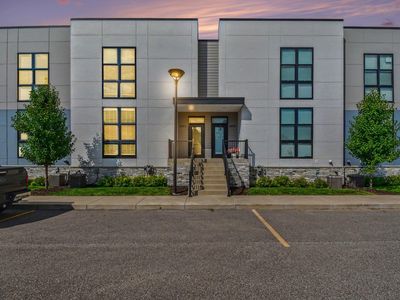 6011 Port View Dr SE