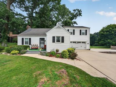 17835 Edgewood Walk