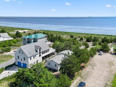 631 Bay Ave