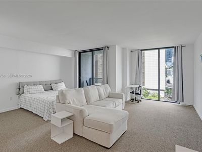 31 SE 6th St APT 805