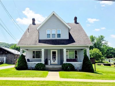 1018 E Main St