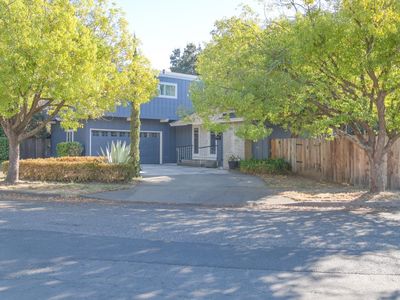 2083 Lernhart Street