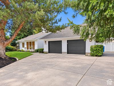 1107 E Birchbrook Cir S