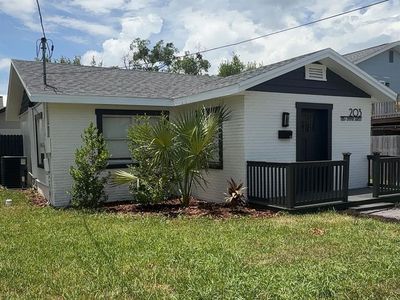 203 E Emma St