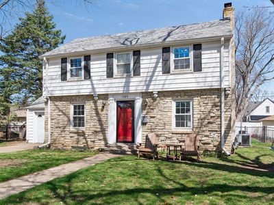 1389 Hoyt Ave W
