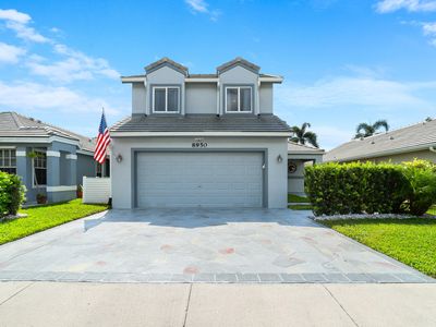 8950 Lake Park Circle N