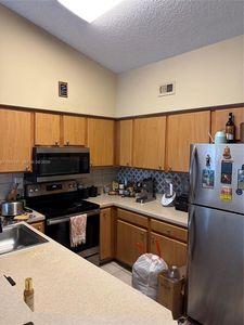 2445 SW 18th Ter APT 807