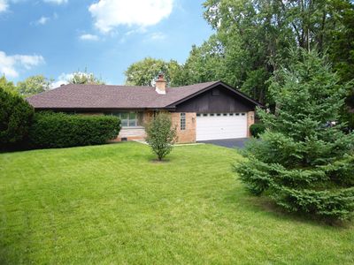 Property at 16W320 94th St, Burr Ridge, IL