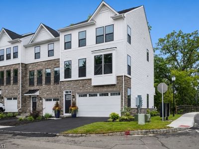 18 Lafayette Ln