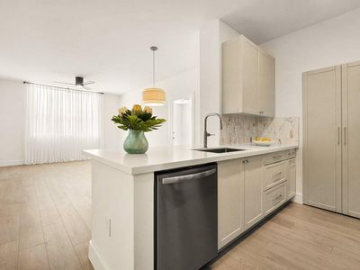 720 S Sapodilla Avenue #105