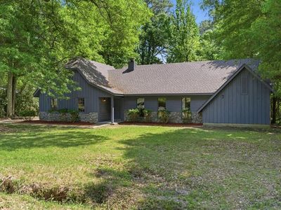 1110 Forest Hills Dr