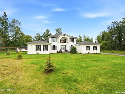 1711 E Colt Cir