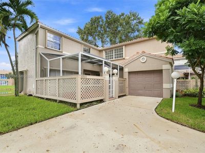 Property at 10922 Chandler Dr, Cooper City, FL