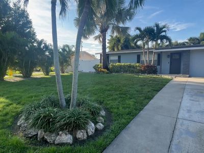 3176 STRATFORD DR.