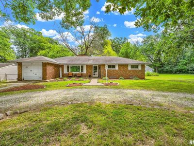 2304 N Lehman Rd