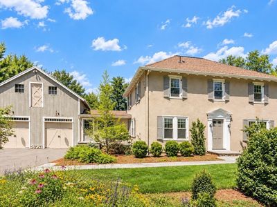 696 Main St