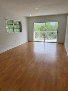 12105 NE 11th Pl APT 306