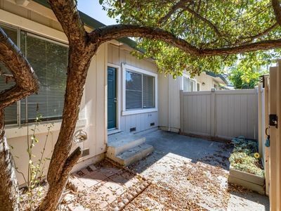 1082 Civic Center Dr