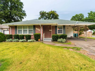 1000 W Pecan St