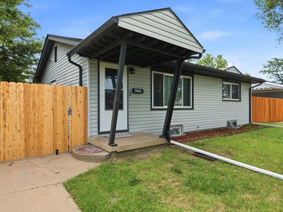 2450 S Saint Clair Ave